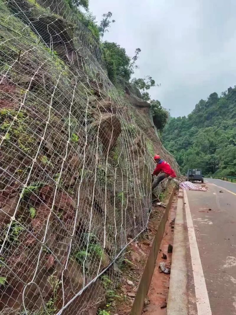 鹤壁山城区边坡绿化防护